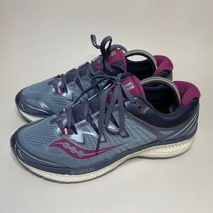 Saucony Triumph ISO Womens Sz 10 Running shoes